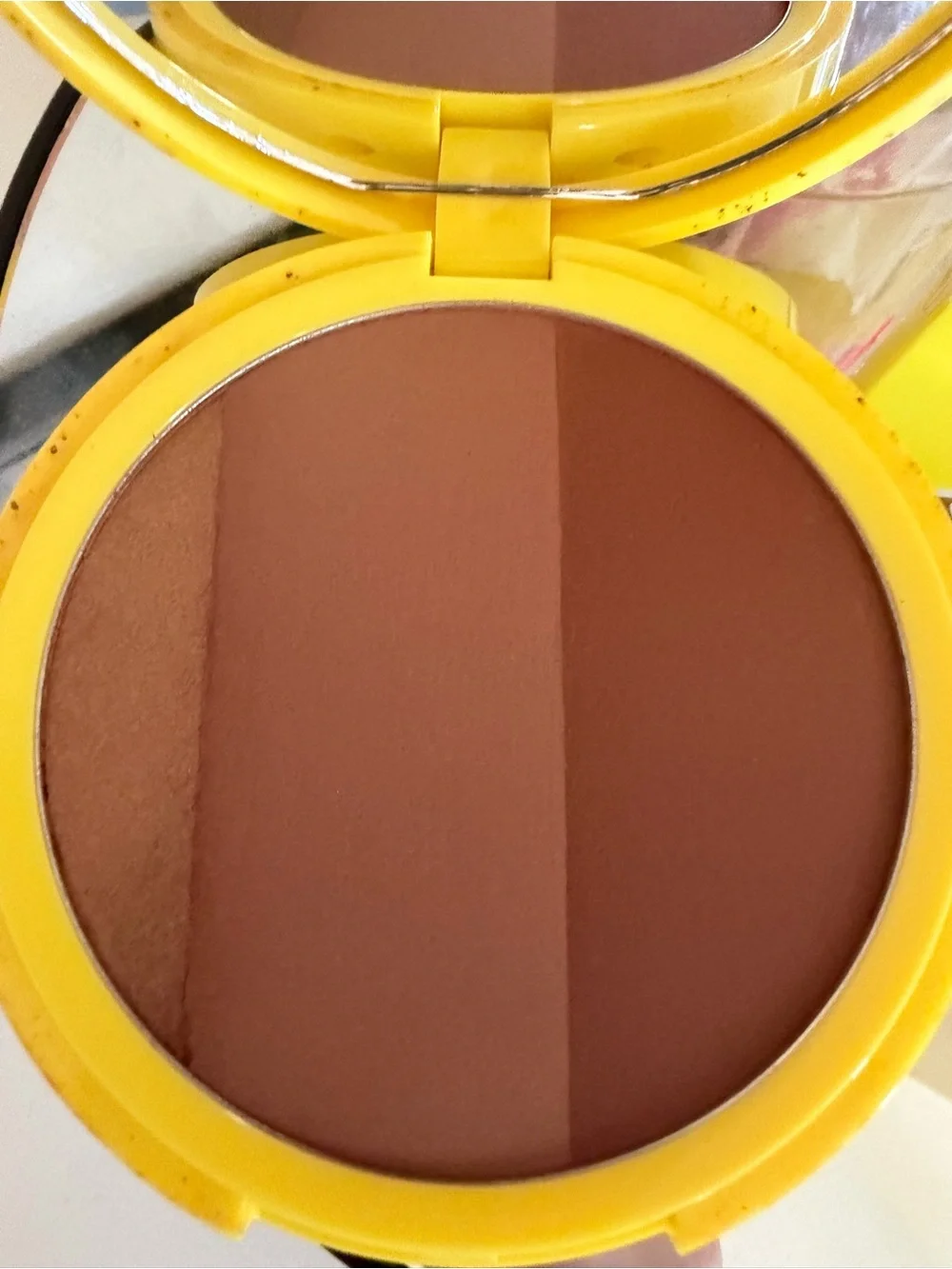 Trixie Cosmetics Flower Power Groovy Gardenia Large Bronzer NIB